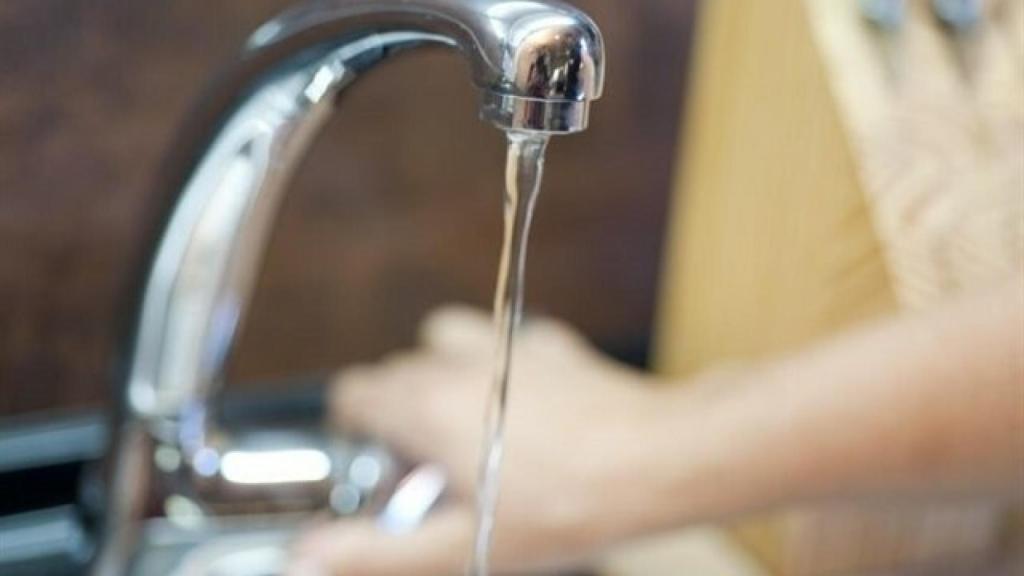 Grifo de agua en una casa.