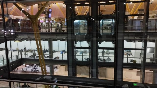 Indigentes en la T4 del aeropuerto de Barajas