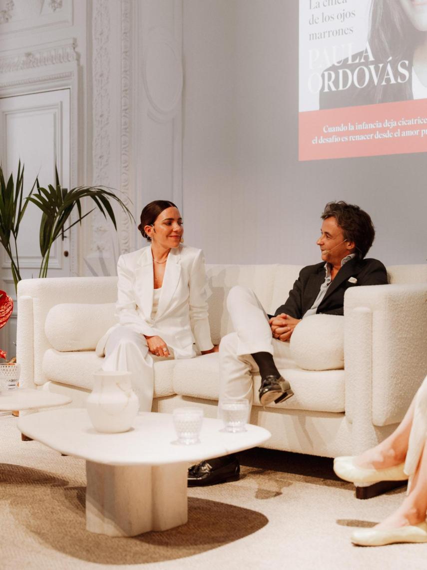 Paula Ordovás junto a su pareja, Eduardo Nieto.