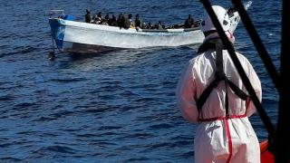 La salvamar Macondo rescata una patera en aguas próximas a Gran Canaria el pasado 6 de marzo.