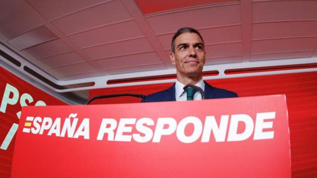 El presidente del Gobierno y secretario general del PSOE, Pedro Sánchez, este lunes en Ferraz.